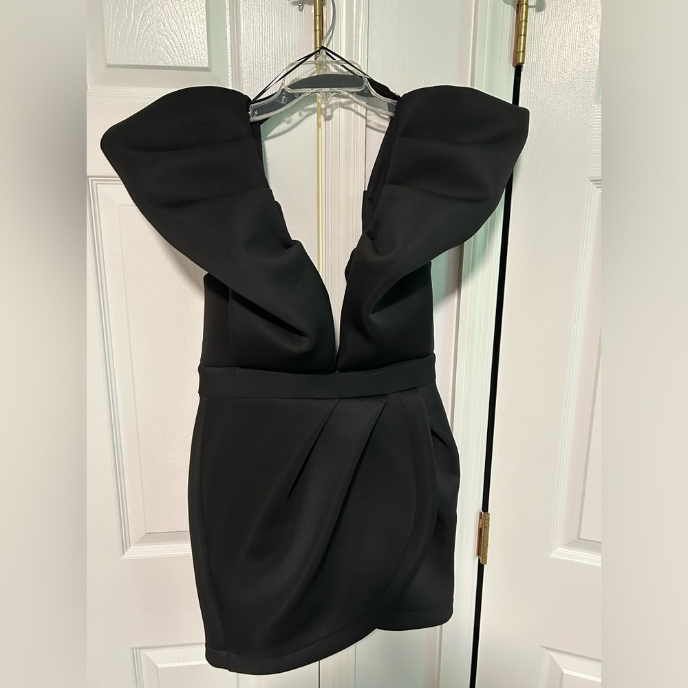 hausen black dress size medium!